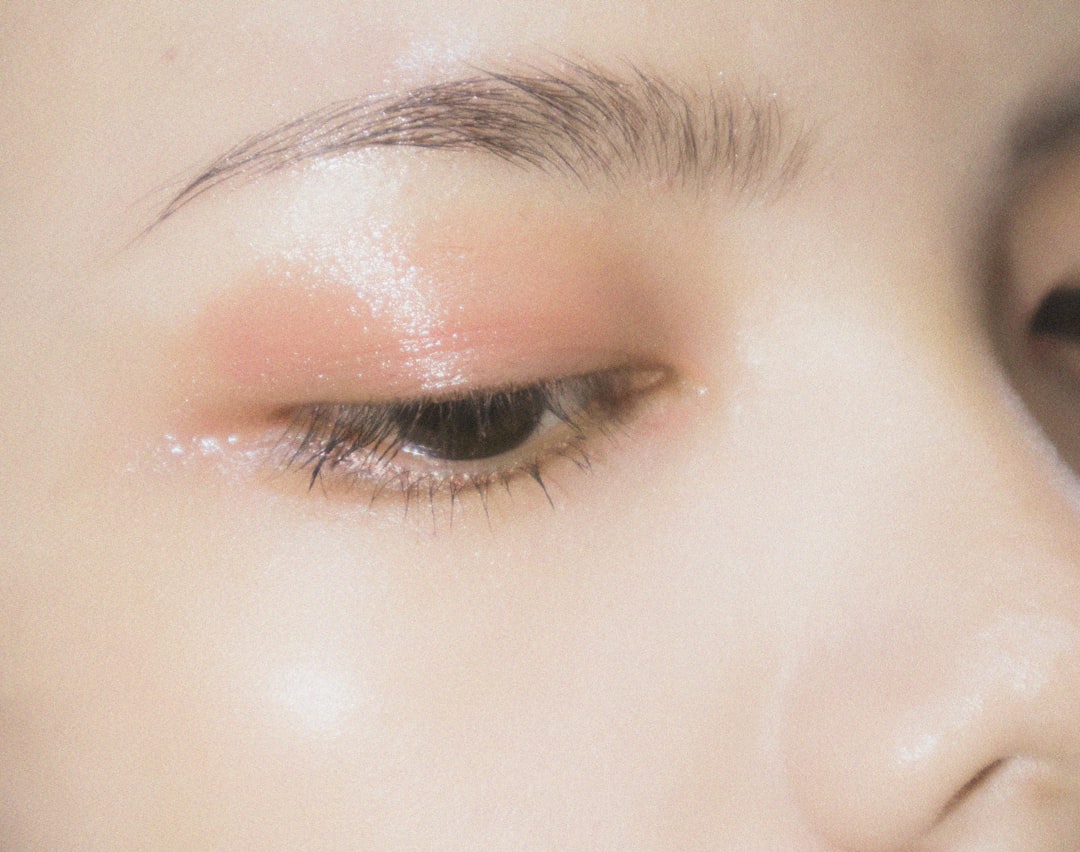 Quick cute eye shadow.